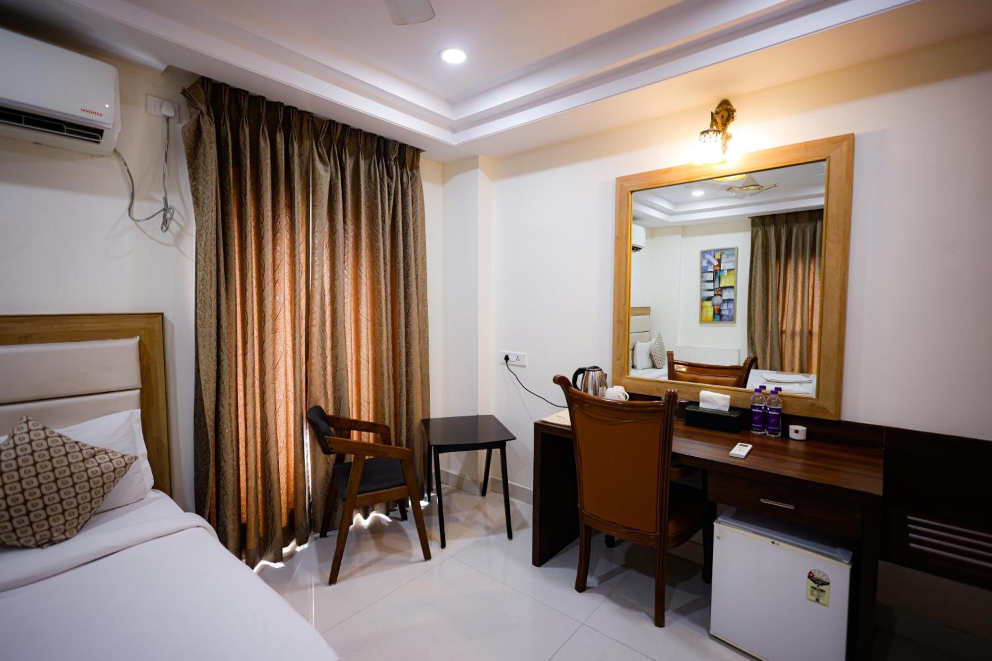 M Square Hotel ไฮเดอราบัด ภายนอก รูปภาพ