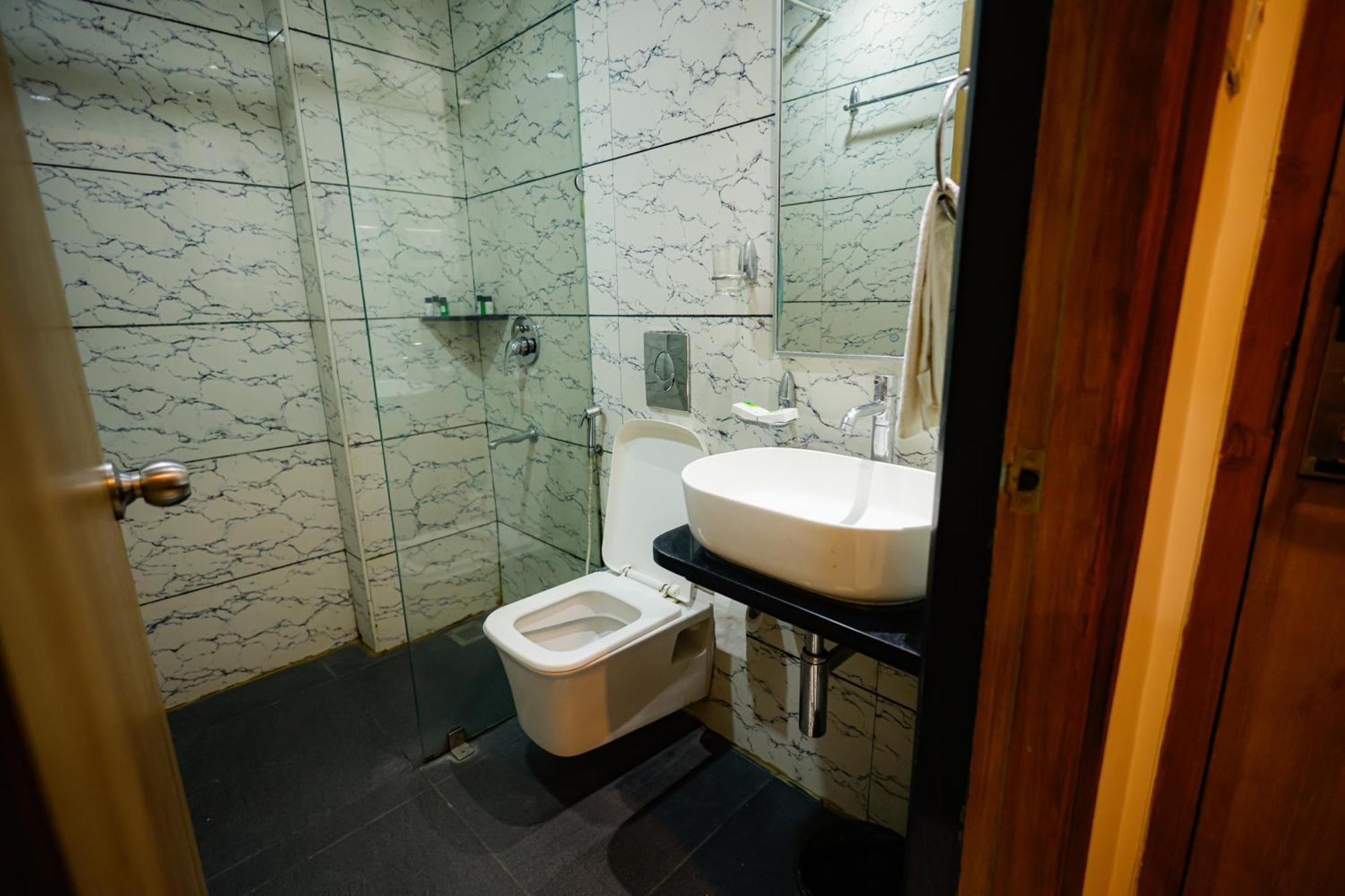 M Square Hotel ไฮเดอราบัด ภายนอก รูปภาพ