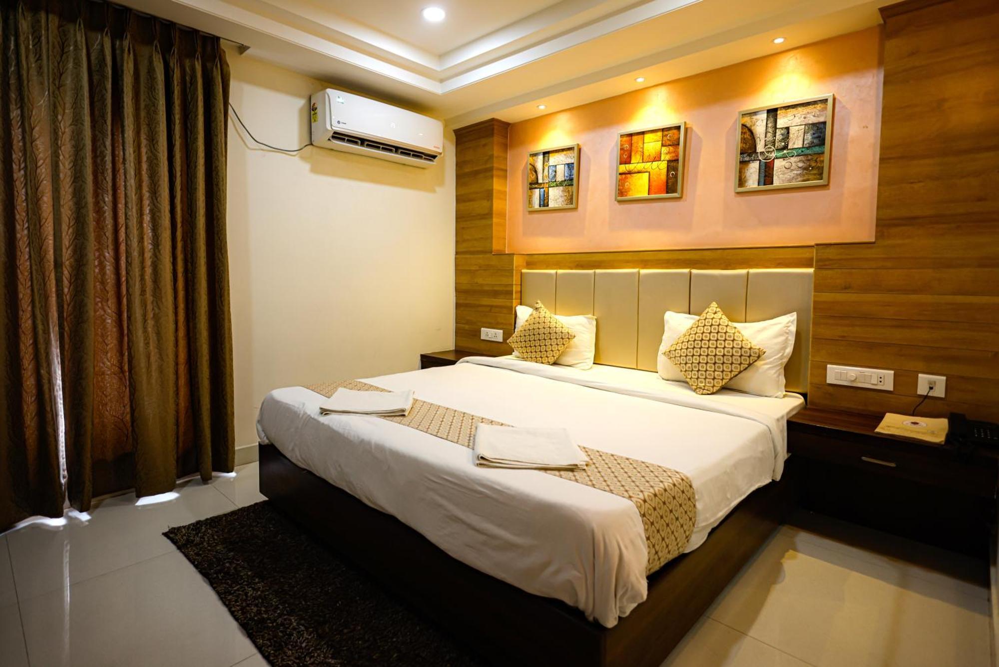 M Square Hotel ไฮเดอราบัด ภายนอก รูปภาพ