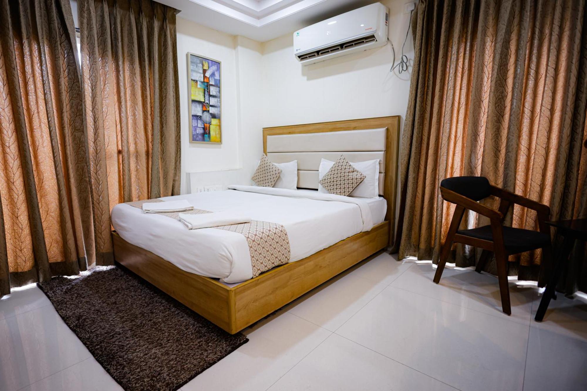 M Square Hotel ไฮเดอราบัด ภายนอก รูปภาพ