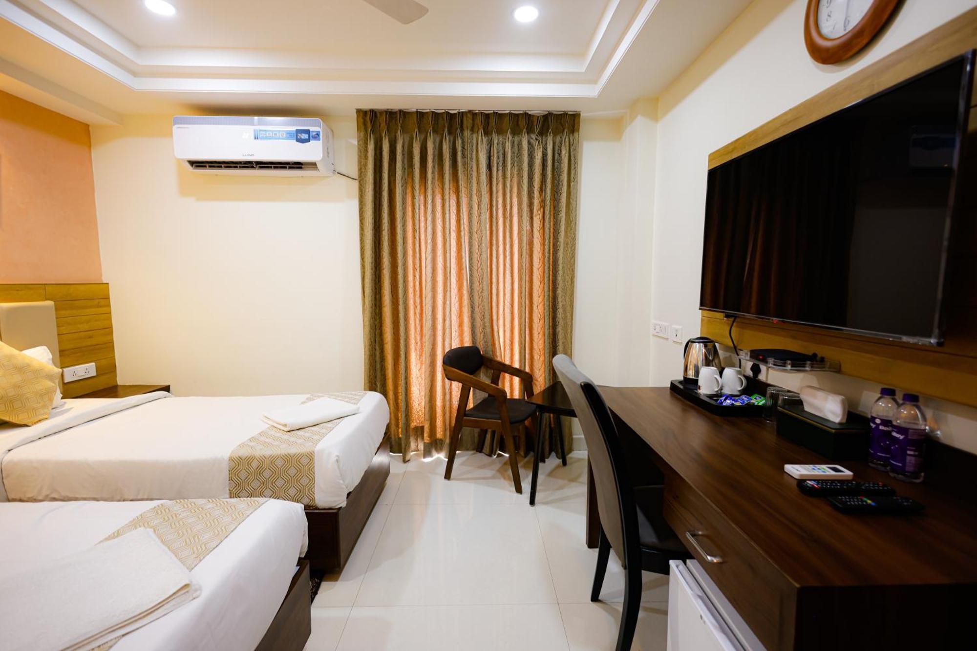 M Square Hotel ไฮเดอราบัด ภายนอก รูปภาพ