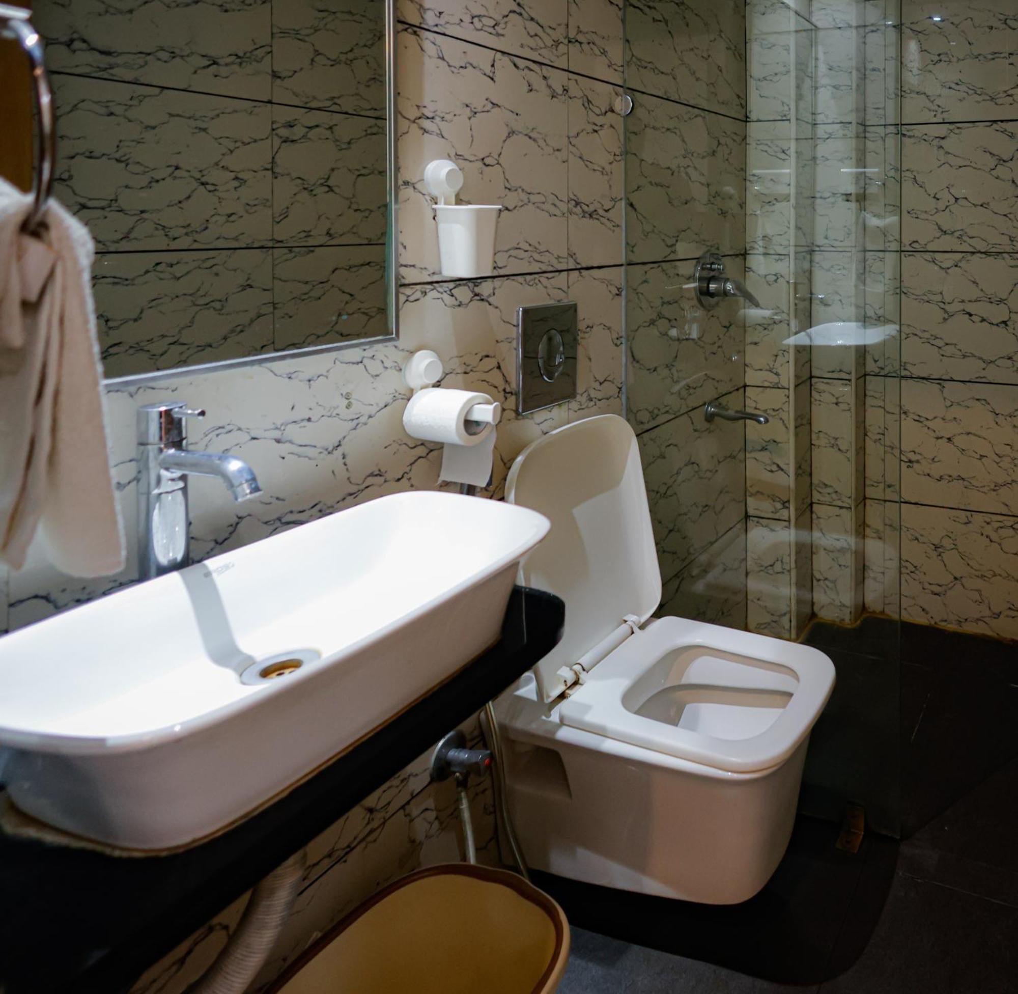 M Square Hotel ไฮเดอราบัด ภายนอก รูปภาพ
