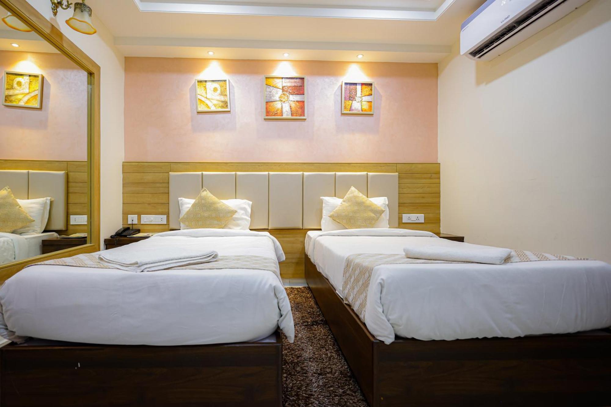 M Square Hotel ไฮเดอราบัด ภายนอก รูปภาพ