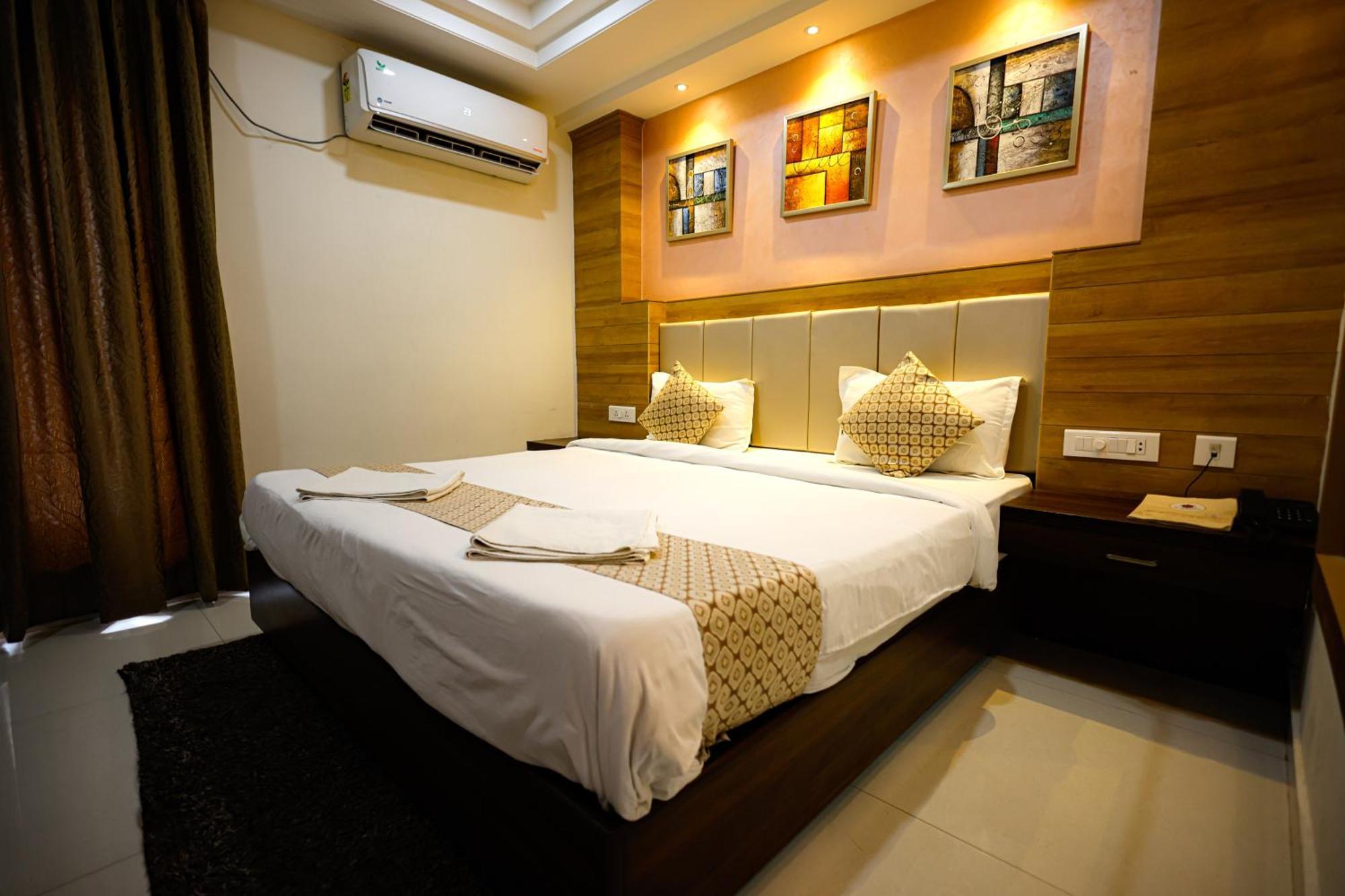 M Square Hotel ไฮเดอราบัด ภายนอก รูปภาพ