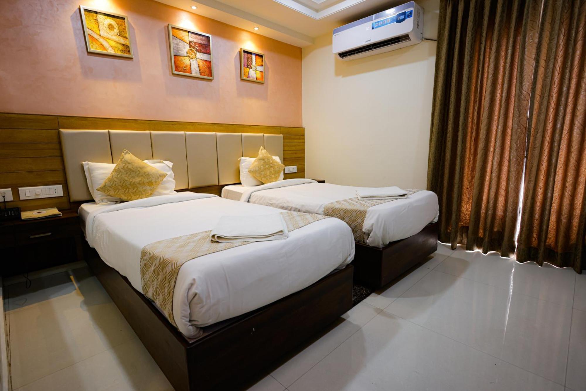 M Square Hotel ไฮเดอราบัด ภายนอก รูปภาพ
